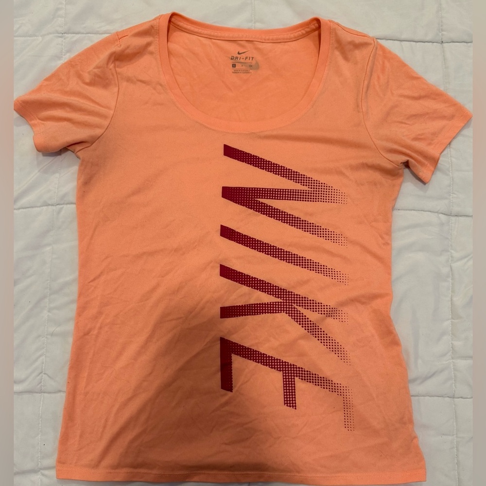 Nike women’s shirt